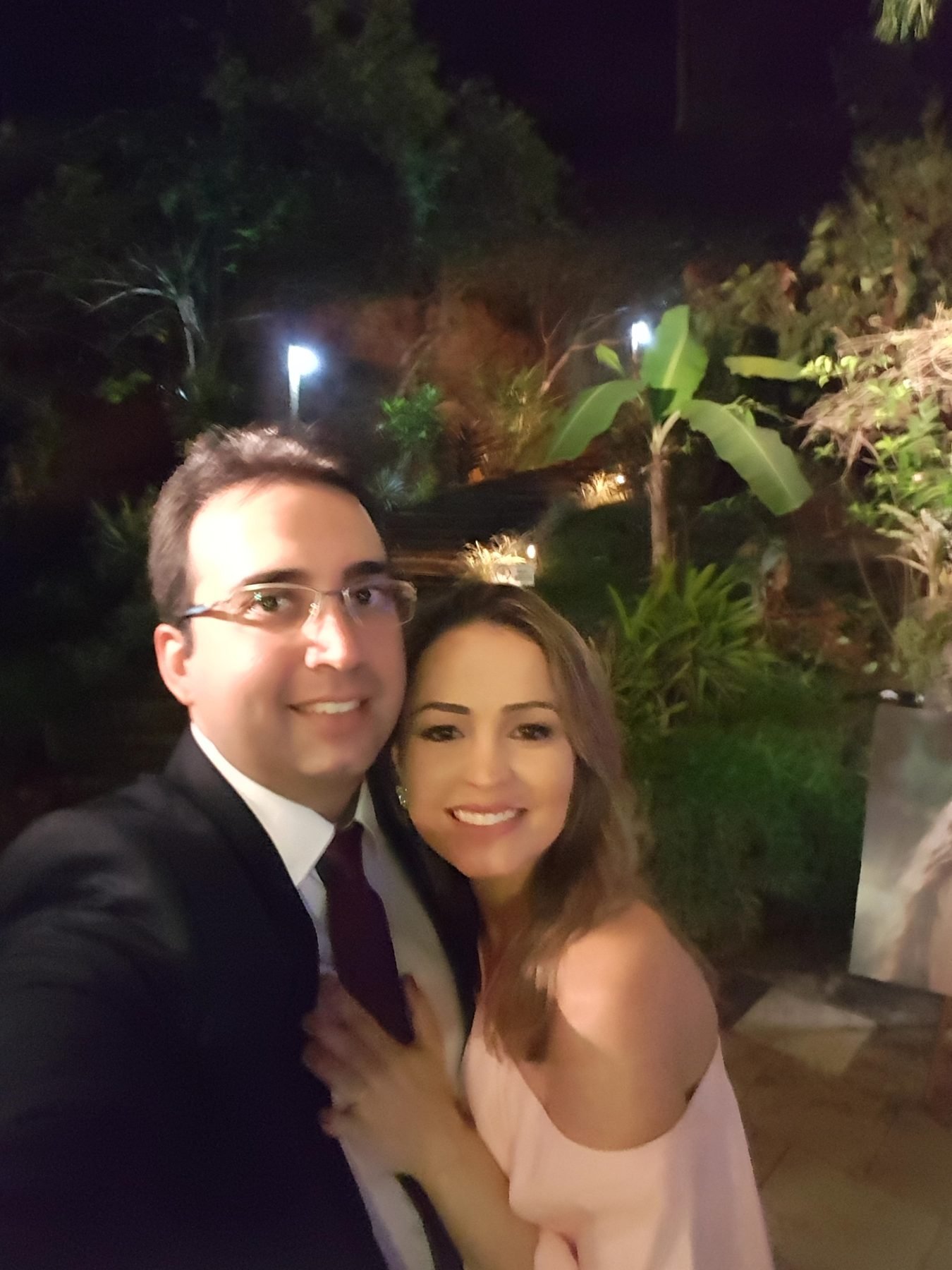 Selfie à noite, em uma festa